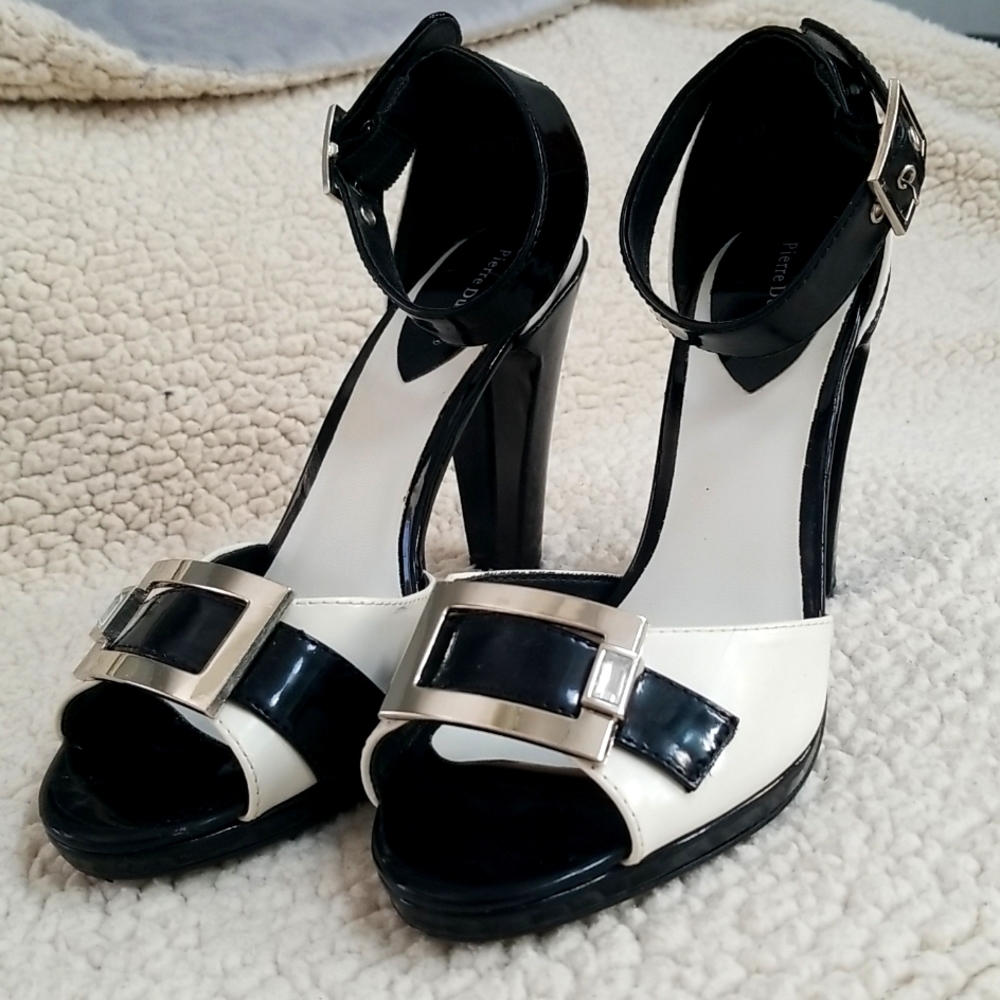 Women's 3" heels black and white block color